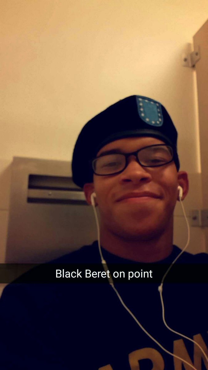 JeromeCreations's tweet photo. My Black Beret is pretty dope. https://t.co/vGJs6nJdXK