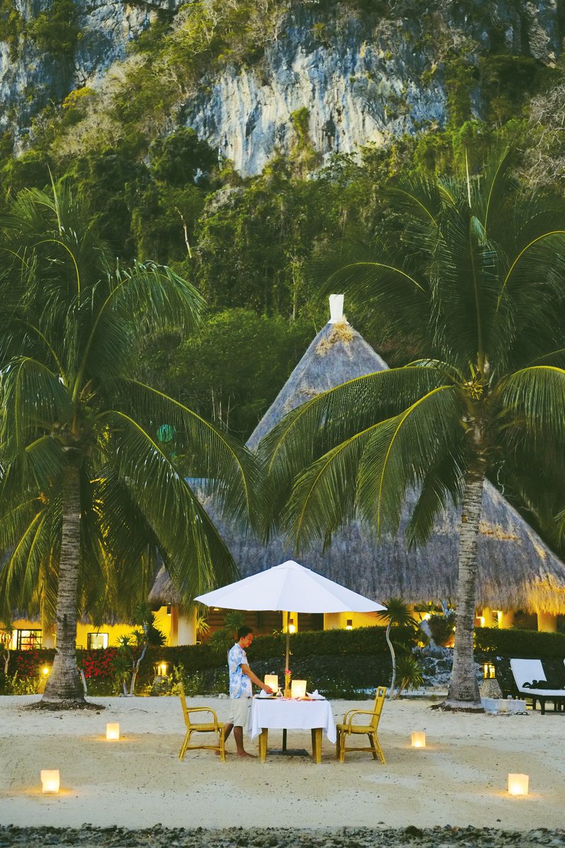 PhilTourismME's tweet photo. Make every moment special while traveling to the #Philippines with that Special person!! #itsmorefuninthepilippines #romanticgetaway https://t.co/ue4kQ5eP6O
