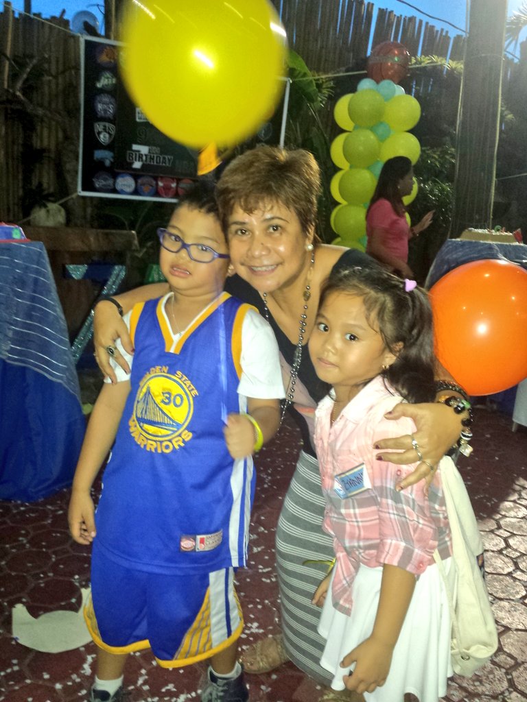 jvcfelix's tweet photo. #lovely2feelLikeAChild #kidsparty #zachdelarosa7thbday https://t.co/WOmz1XuiAQ