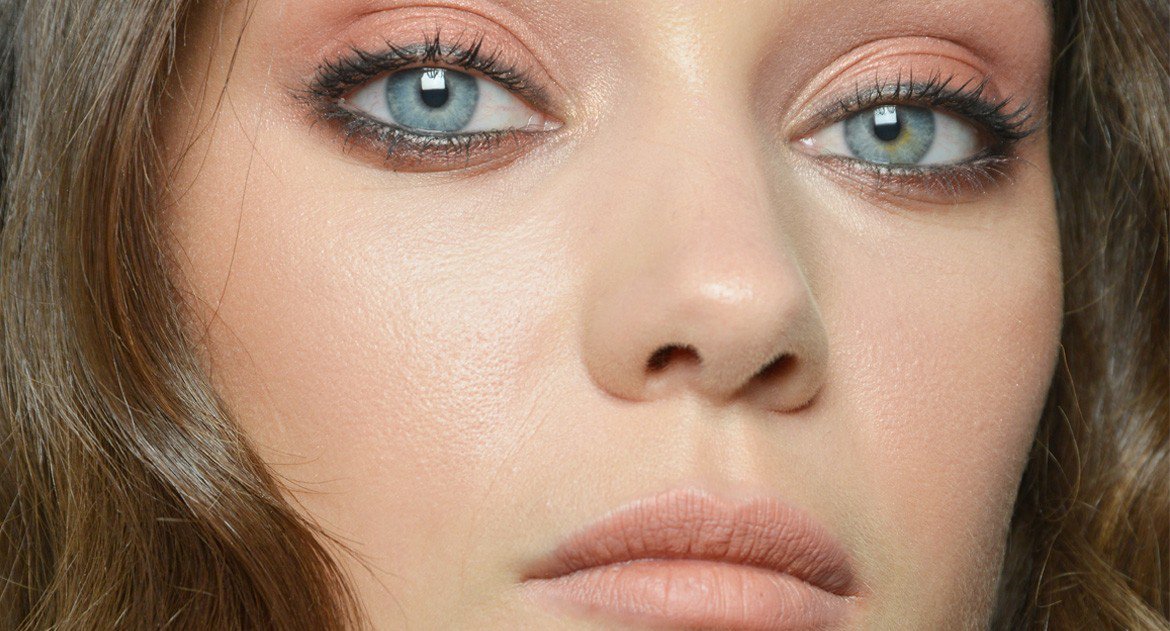 MarieClaire_LA's tweet photo. BELLEZA Trucos de maquillaje para tener ojos más grandes: https://t.co/YpgcNPWhWs https://t.co/vHbMw9sBtM