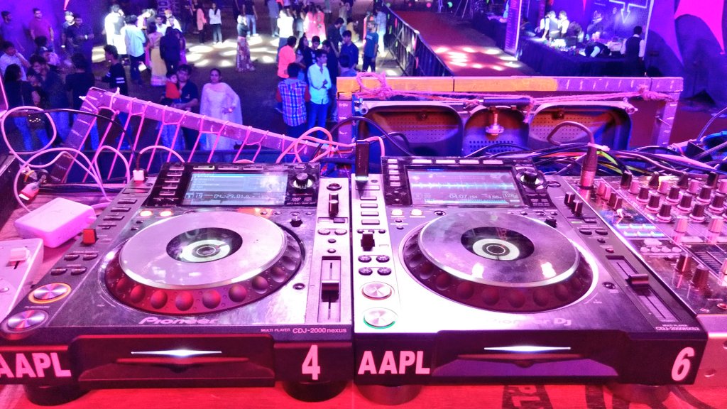 timestakeover's tweet photo. The stage is set and the party is on! #NeonDandiya #NewAge https://t.co/eOLrZfDjYI