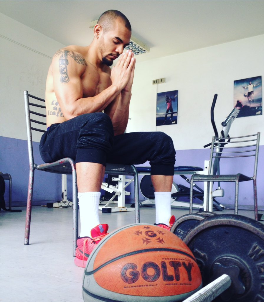 cruzbasket's tweet photo. FE y trabajo https://t.co/viZ613LgoC
