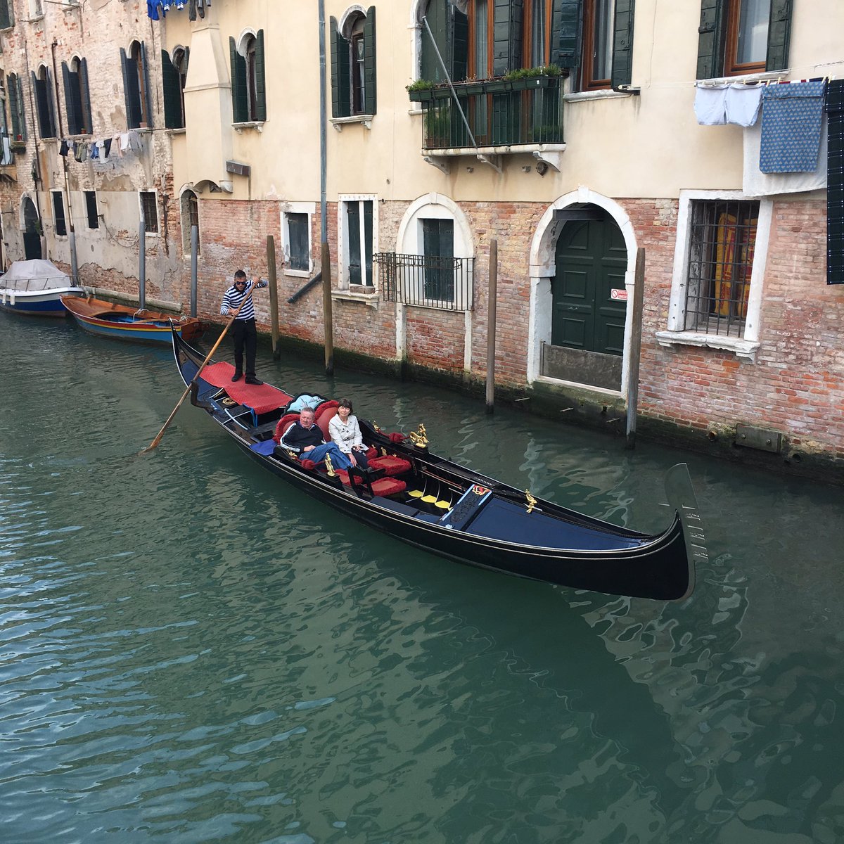 katemclean's tweet photo. #following a #gondola by #running #Venice #playingthecity #mapping w/ @chartthedigital #CTD16 https://t.co/5vbpIGxp4q