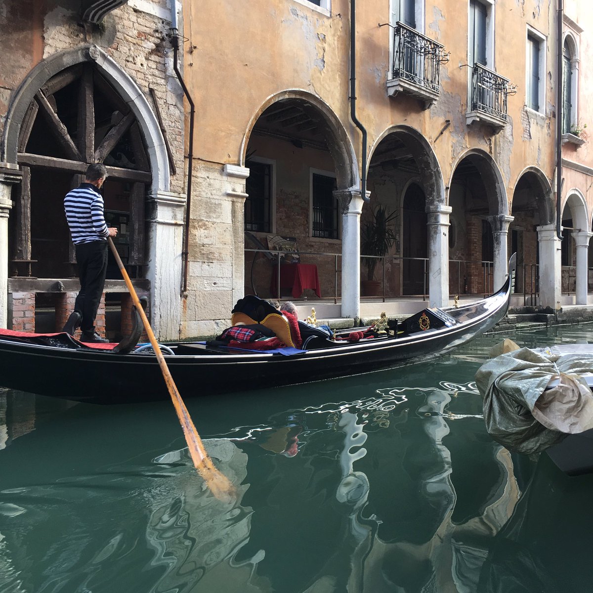 katemclean's tweet photo. #following a #gondola by #running #Venice #playingthecity #mapping w/ @chartthedigital #CTD16 https://t.co/5vbpIGxp4q