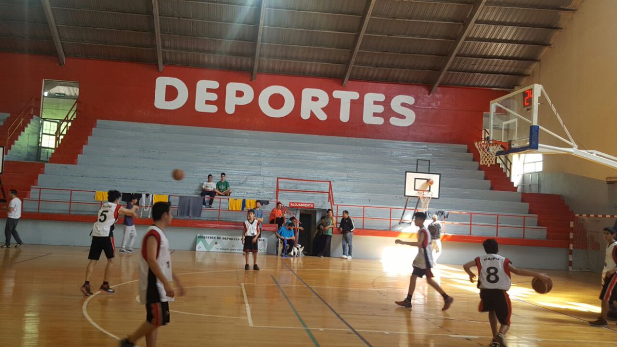 duilio_pezzutti's tweet photo. Domingo en la mañana visitamos Poli Ribosqui, partido de Básquet U15   @MuniMaipuMza y #MuniDeLavalle!
@AleBermejoMaipu @deportemaipu https://t.co/a6W23WKZXD