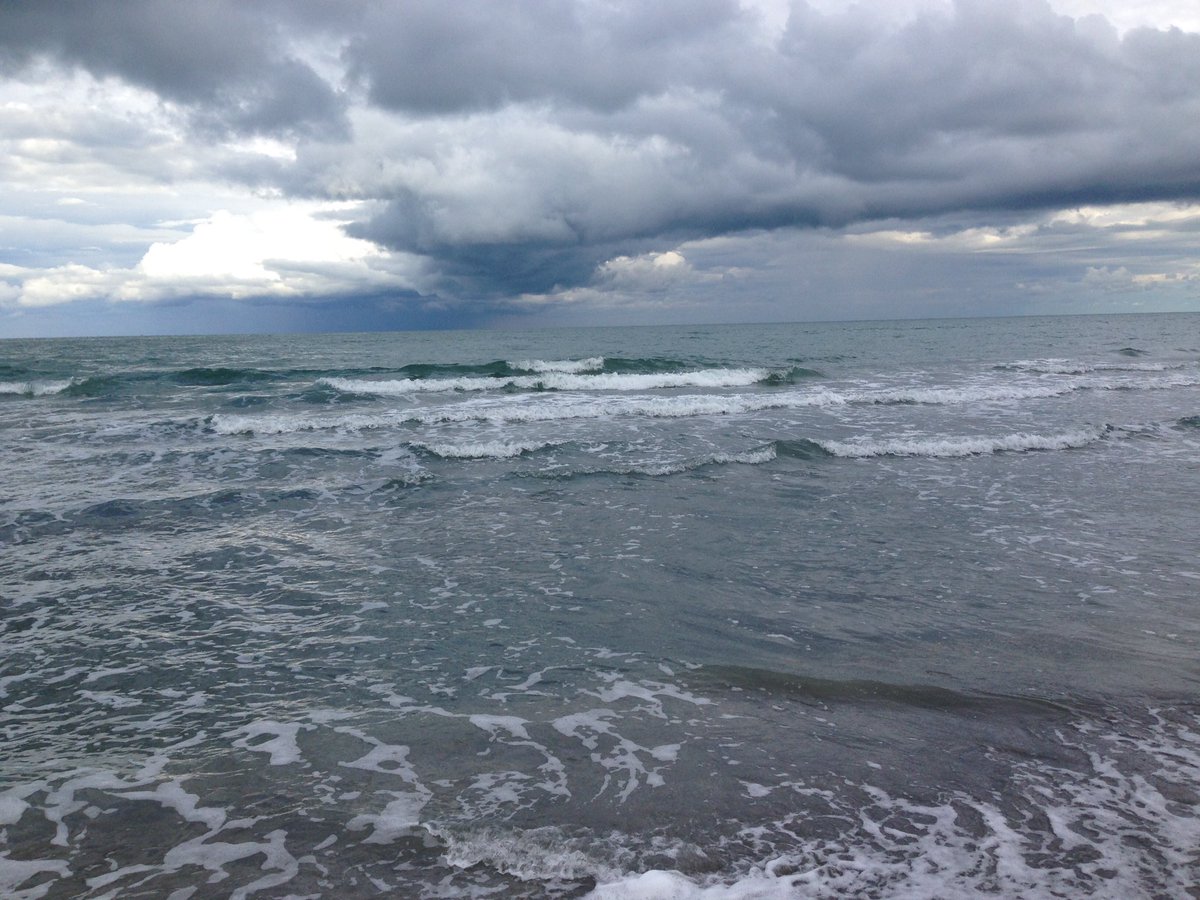 TweetRiccione's tweet photo. È bello anche così! #mare #riccione https://t.co/YD8NySdaJ6