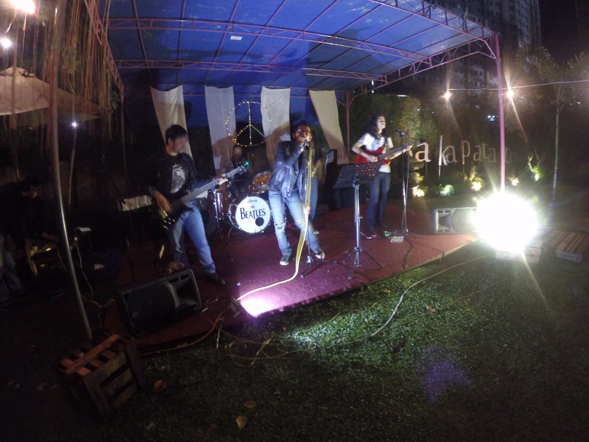 #nowplaying live at Sakapatat!!! The Beatles - Don't Let Me Down 🎤