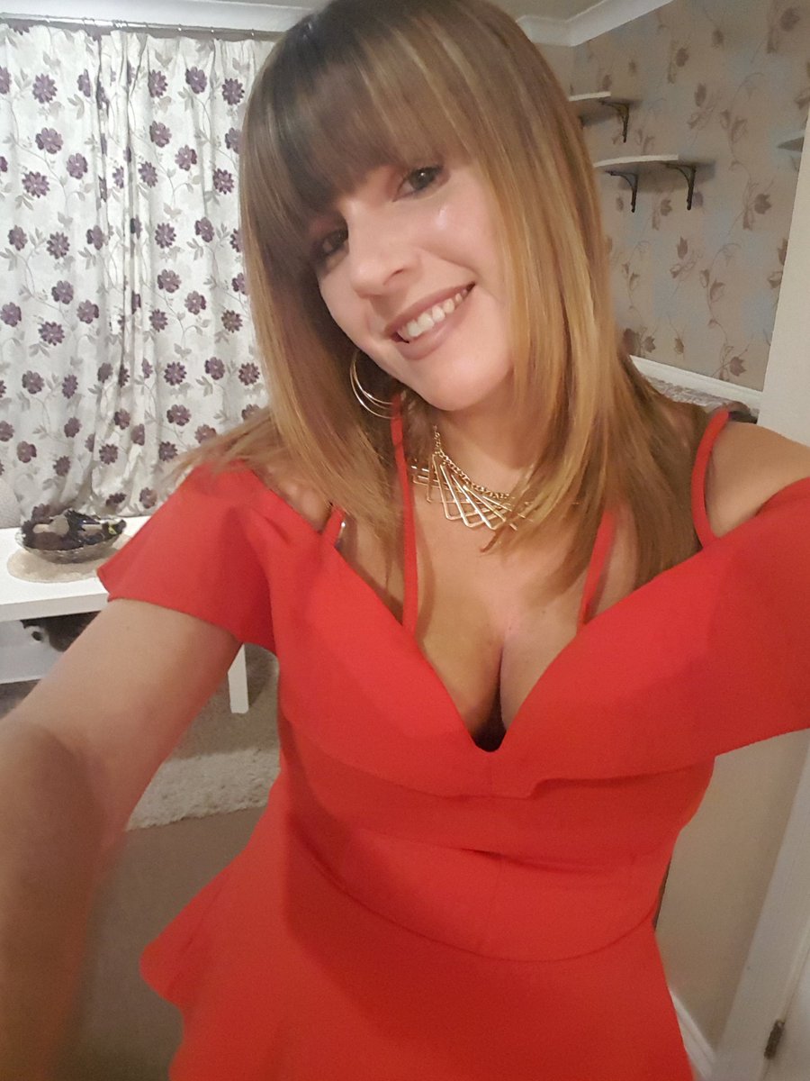 kelizray's tweet photo. Last week's night out been a while #oldchick https://t.co/MtZjdfyGLa