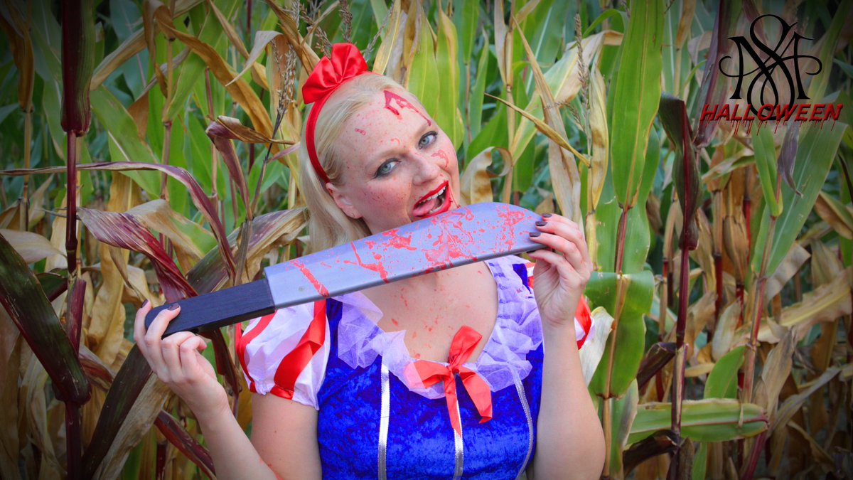 marcsueper's tweet photo. Who is ready for Halloween ??? #mshalloween #snowwhite #halloween #creepy #marcsueper #doyoubelieve #itsgettingcreepy #schneewittchen https://t.co/B5RADIXfOv