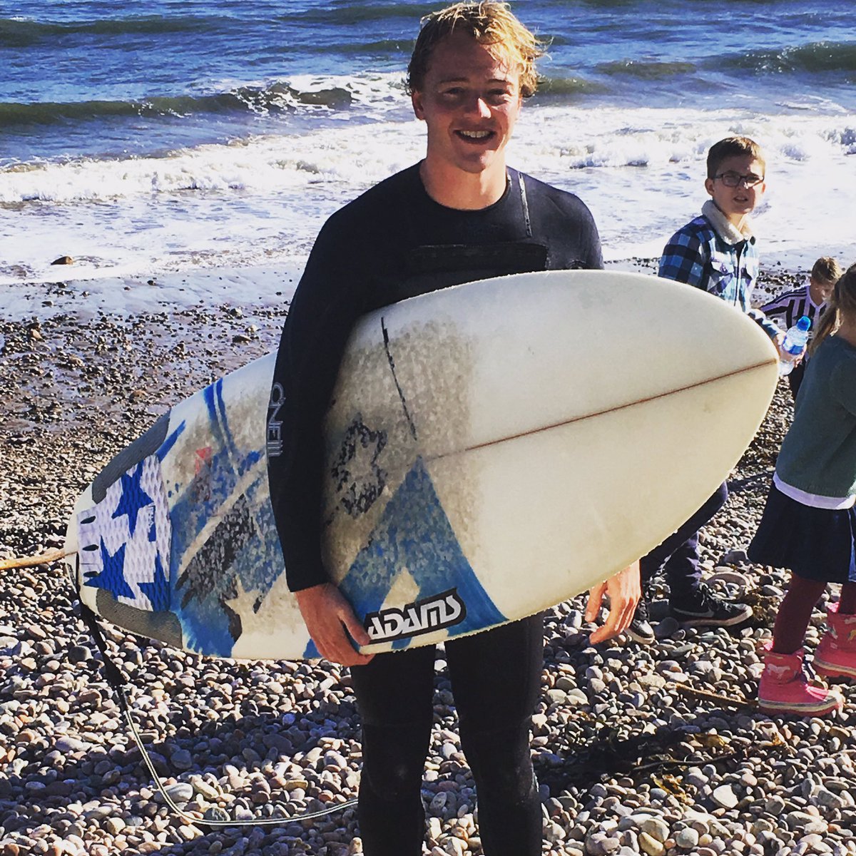 andrewwoodroffe's tweet image. Fun work catching a couple of waves today. 3 years is a bit long between surf sessions! #surfscience