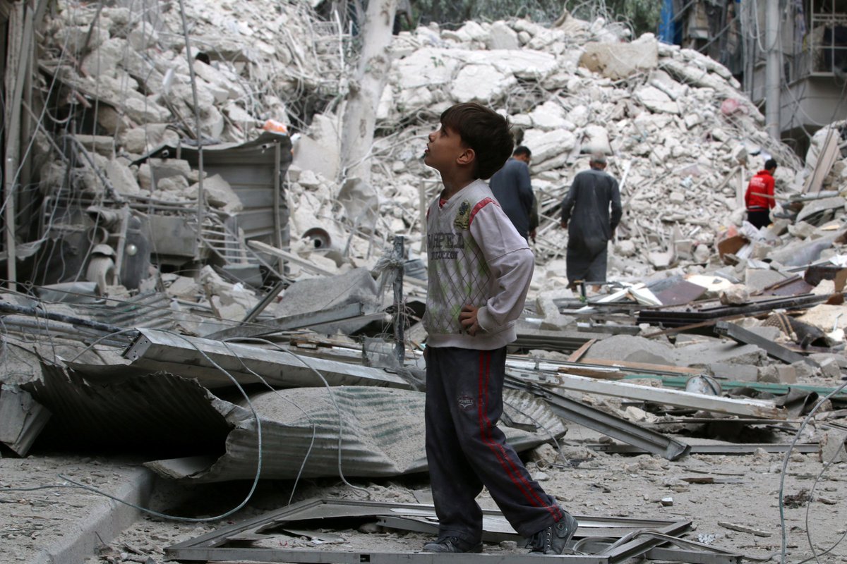 YahooNews's tweet photo. UNICEF calls for an end to the "dire" situation in Aleppo https://t.co/PTHE2hJkTy https://t.co/BSsXwhpDCE