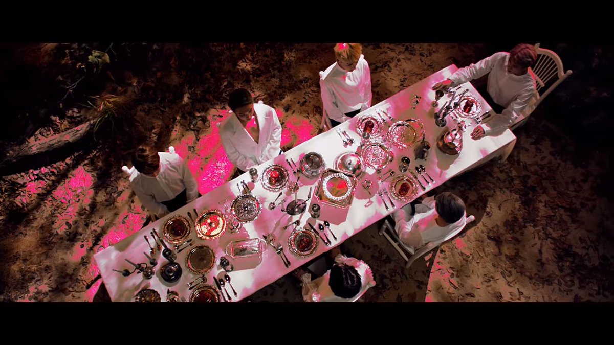 bridgrtonss's tweet photo. o jantar da familia tradicional coreana #WINGSBR https://t.co/qPNVYLXgtO