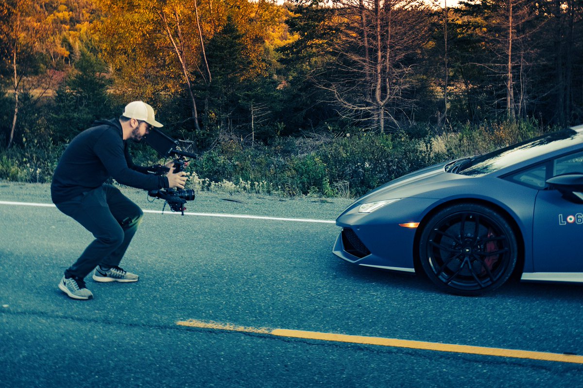 BlueDriver_tw's tweet photo. Crazy part about this pic is the car is going 100mph. We had @CecilJohnson6 video Live Data only to find out he's The Flash!⚡️#TrueStory https://t.co/SVfiumsIFL