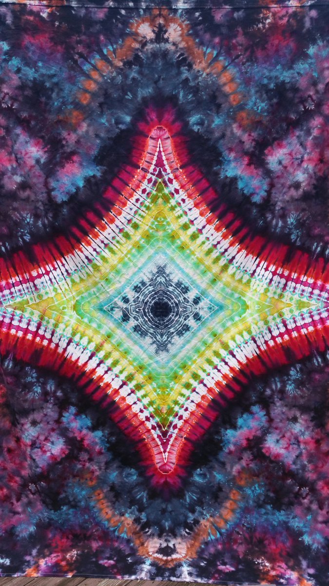 jasecase13's tweet photo. NEW DIAMOND GALAXY TAPESTRY #TIEDYEISART #ICEDYE #JAYDYES #PSYCHEDELIC #HANDDYED #TIEDYE #DIAMOND #GALAXY #TAPESTRY #ARTISTSOFTWITTER https://t.co/CtlBa3GbUT