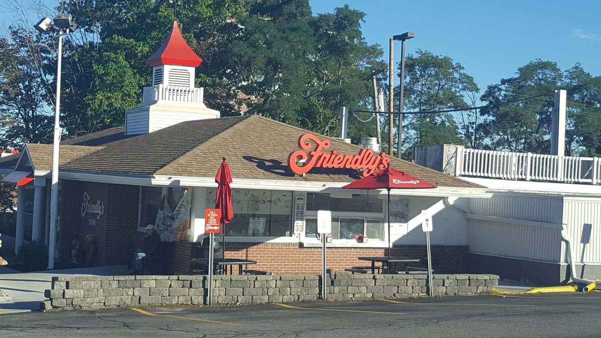 jeffdoc's tweet photo. The first sign I'm getting close to home.... @Friendlys in #Augusta #Maine. Oh how I missed you, #Friendlys! #RoadTrip #DestinationBoston https://t.co/daXYzhYu0L