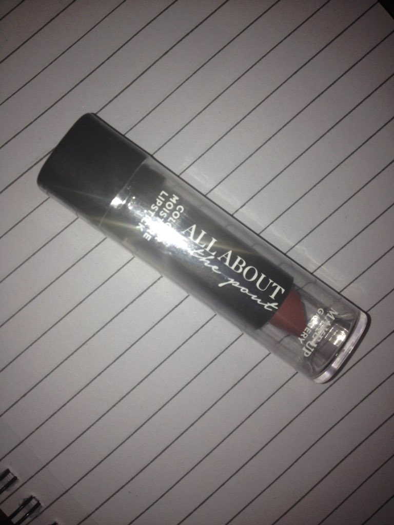 thatM00Nchild's tweet photo. RT to win this nude lipstick (it's still sealed up) 

MUST follow me https://t.co/mSKRcYzQYr