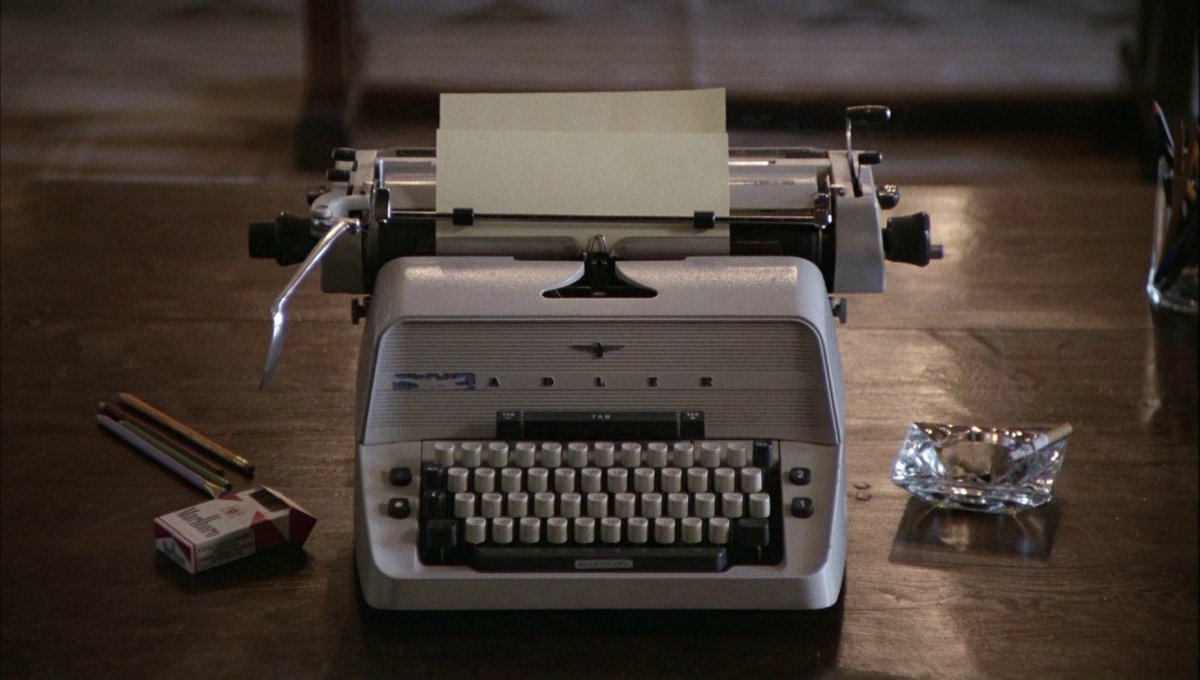 Stargazer_KEA's tweet photo. The Shining (1980)
Director Stanley Kubrick and Director of Photography John Alcott.
#UseOfColors #Patterns https://t.co/9DnU7OtqLG