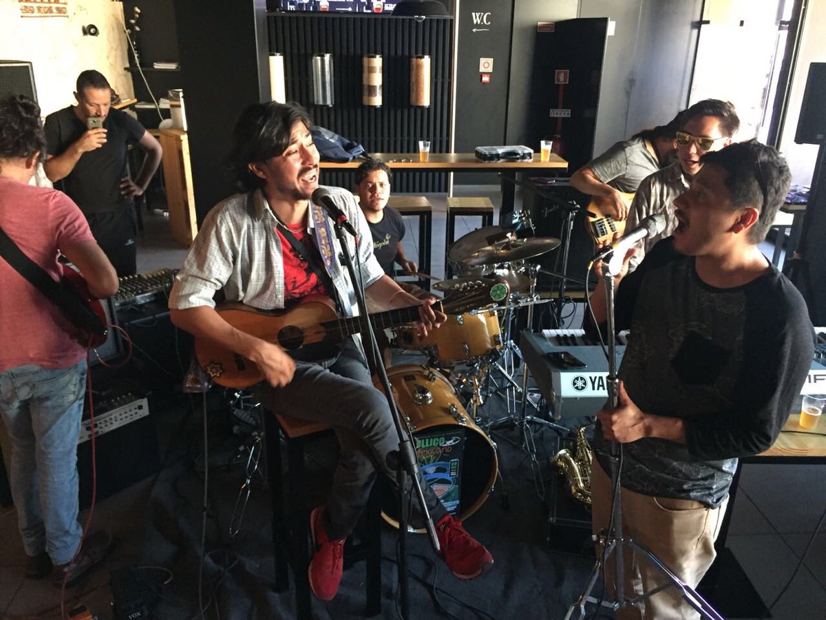 Prueba de sonido de <a href="/neoplenoficial/">Neoplen</a> en Letraria, Braga, en el último día de actividades de la Semana #MéxicoJovem 🇵🇹