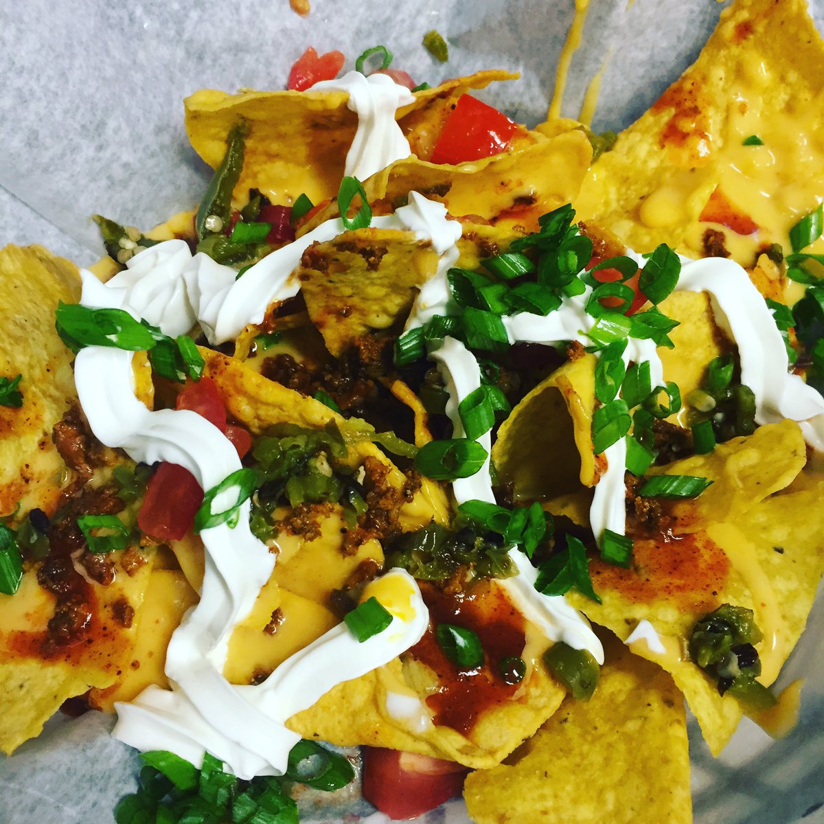 BurritoBrothers's tweet photo. Come wash some nachos down with a cheap, cold beer. Happy hour all day! 🍻🍻🌯🌮#eatlocal #sundayfunday https://t.co/N3qgMijBG6