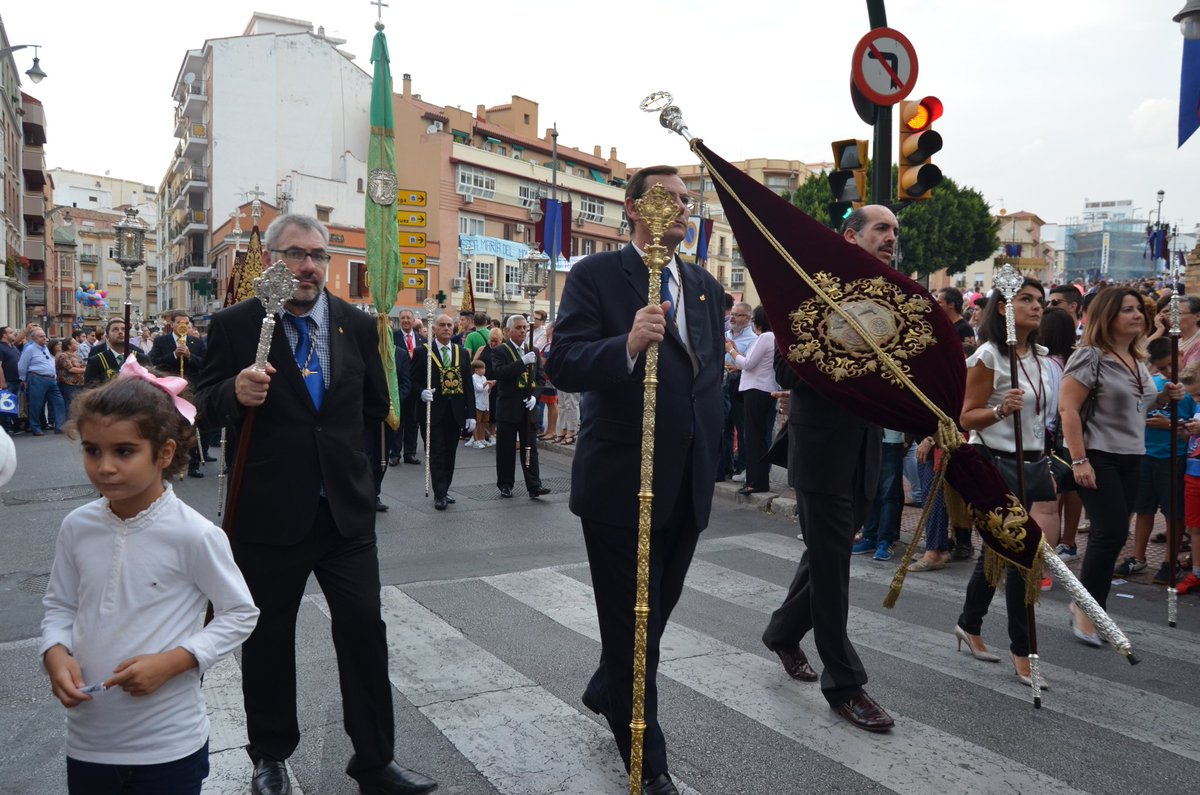 CofradesDMalaga's tweet photo. Imágenes cortejo procesión extraordinaria @MonteCalvario  #75aniversarioMonteCalvario https://t.co/1OWEDJ3eUc