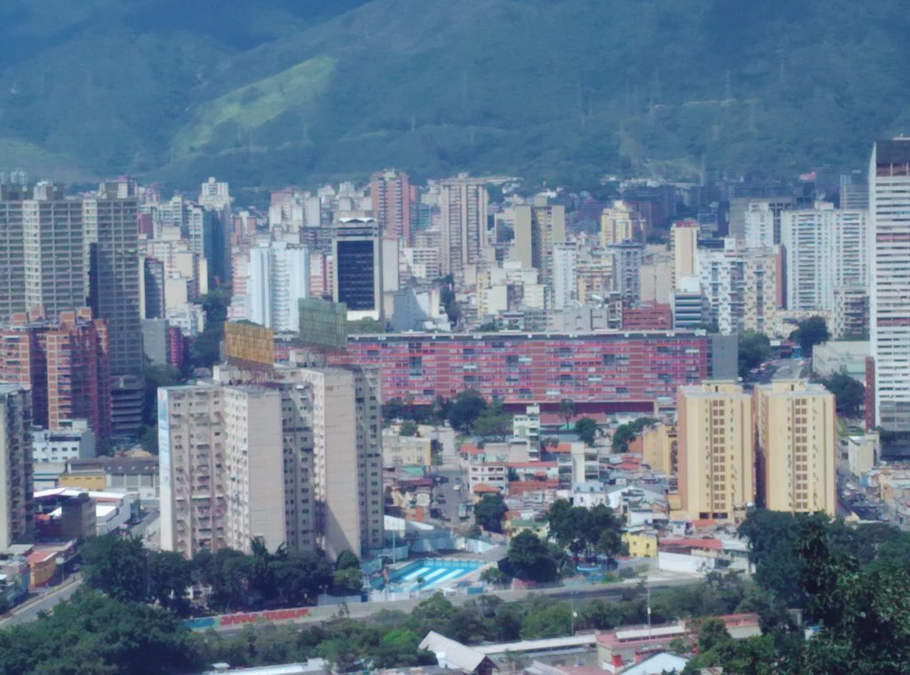 mangozurda's tweet photo. Edificio de la GMVV en la Av.Bolívar Ccs visto desde san Agustín... https://t.co/nwjXMwGndL
