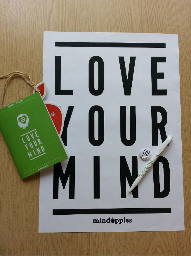 mindapples's tweet photo. Buy toolkits &amp; start #freshers16 chats about #mentalhealth
What's the 5-a-day for your mind?
https://t.co/tWYQnkFVPO https://t.co/yHkkcru0B4