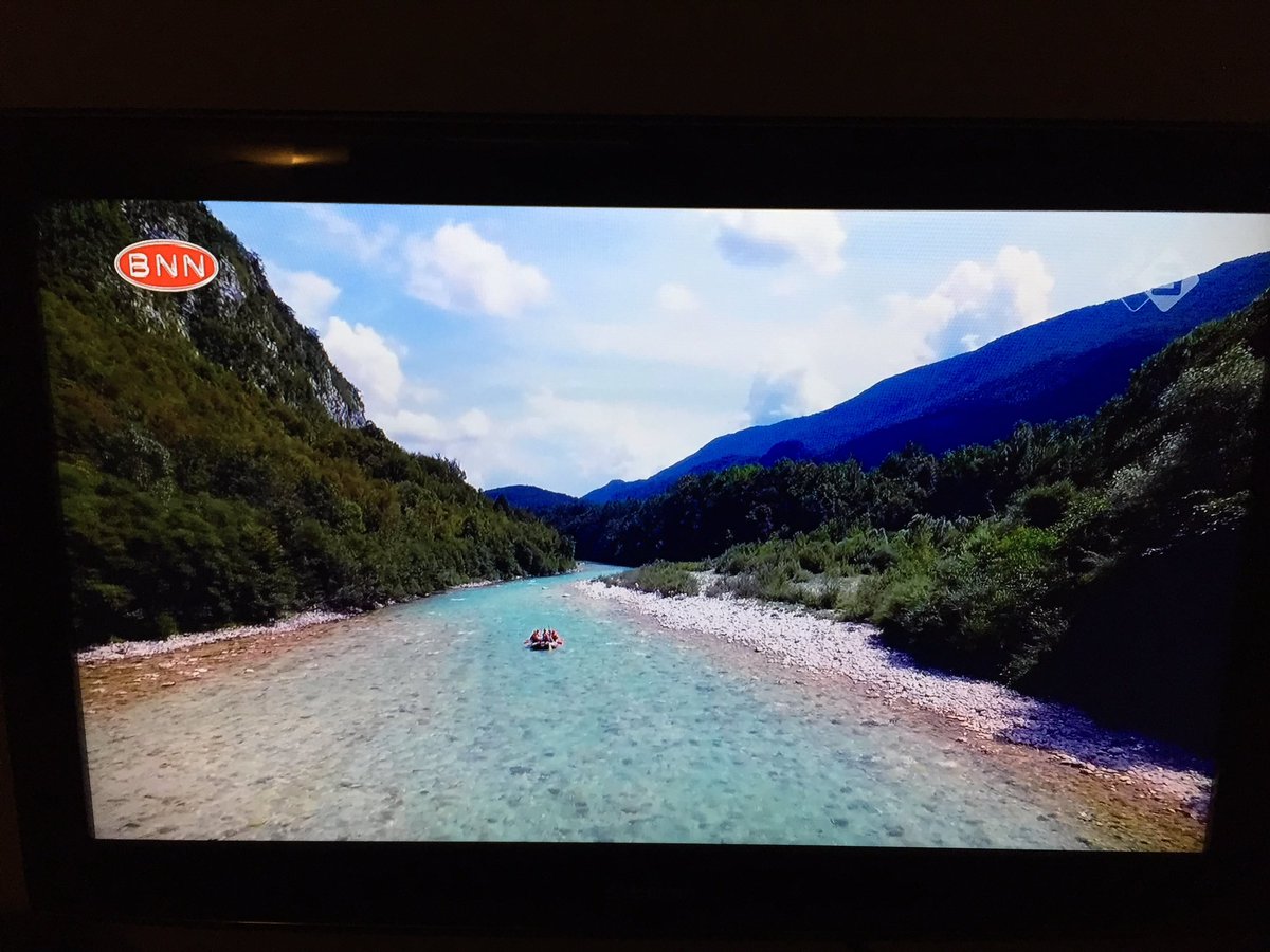 Checkin_NL's tweet photo. Bled en Soca rivier, Slovenië bij #BNN3OpReis! #experiencePR https://t.co/71eswOCMzf