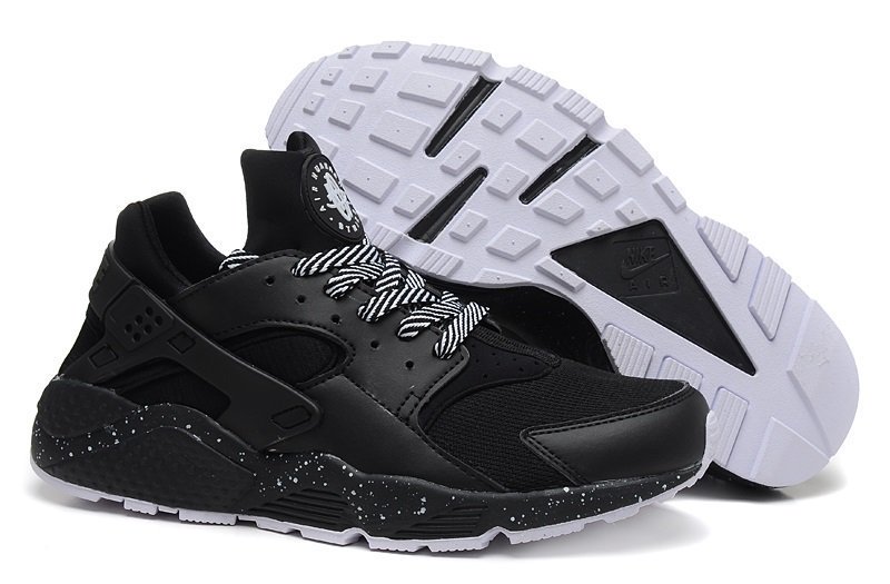 abelleagates's tweet photo. Like if you would wear these Huaraches  ❤️
Order Now https://t.co/NBP4z4QkEQ 
Get 10% off using discount code "StyleMe" https://t.co/dynkE3G86r