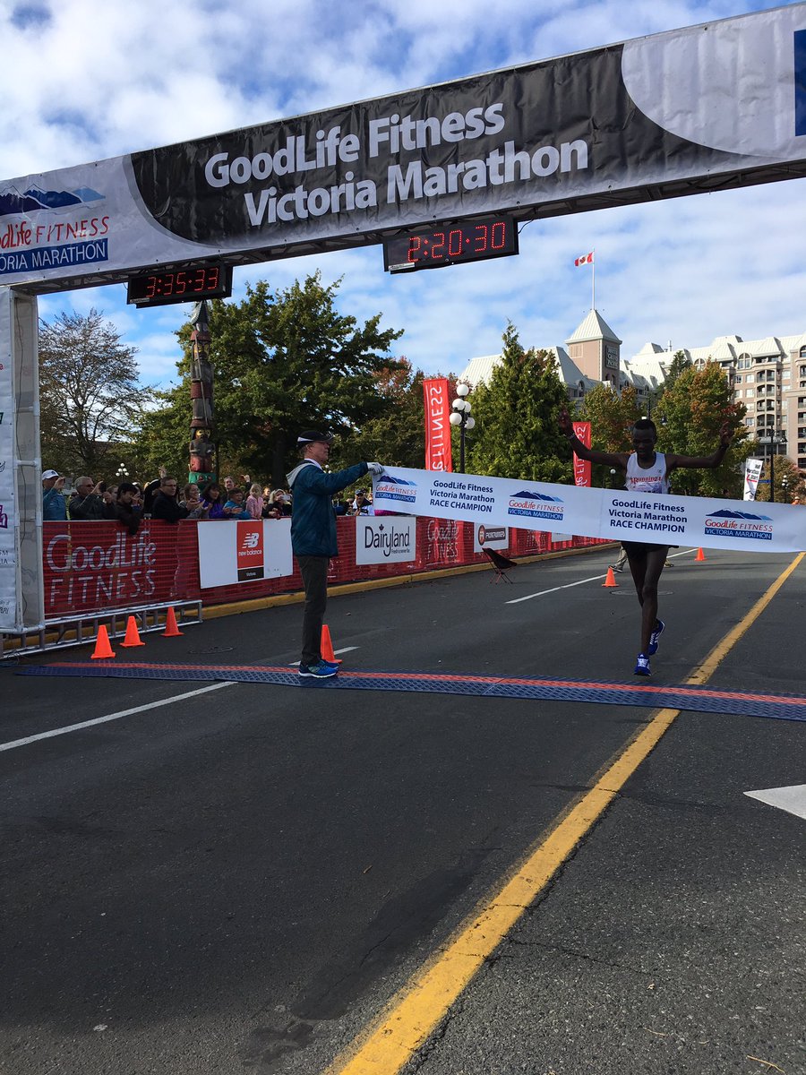 Daniel Kipkoech repeats his marathon win with an unofficial time of 2:20:31. #runVictoria #yyj