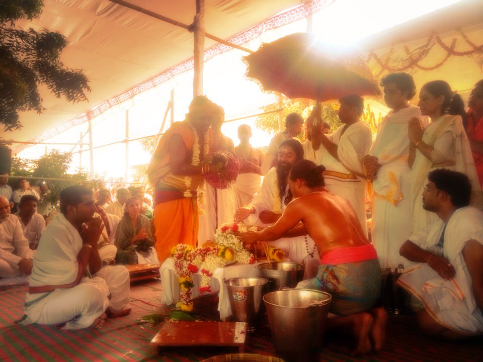 VandanaDaftari's tweet photo. #Navratri2016 #NavaratriMoments https://t.co/WBLsyxUlUg