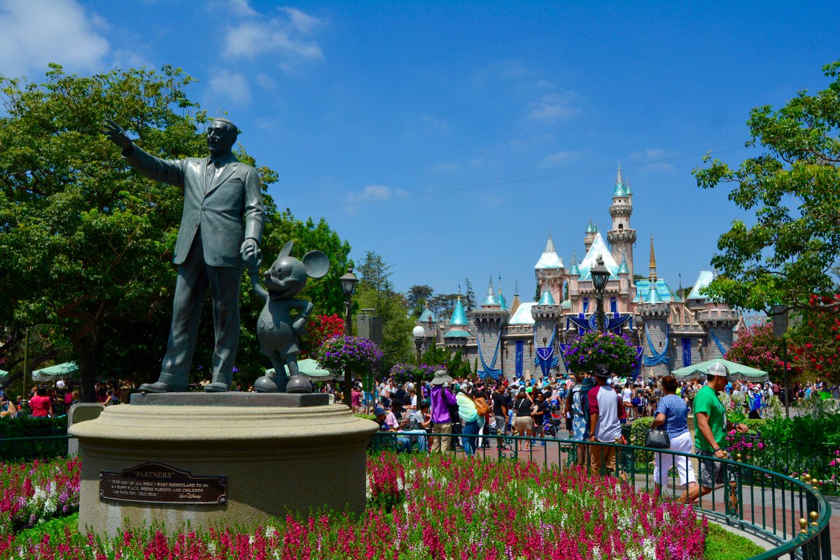 offtoeverywhere's tweet photo. I finally went to Disney while we were in California!! Check out my new blog post 🙃  https://t.co/ziAOpGnlVq #travelblog #ttot #Disneyland https://t.co/ENdpVu0t5E