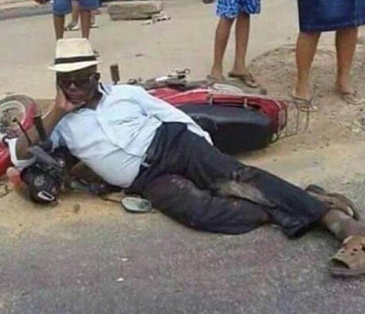 لما اتفركش بالشارع قدام الناس واعمل حالي مش منتبه  😄