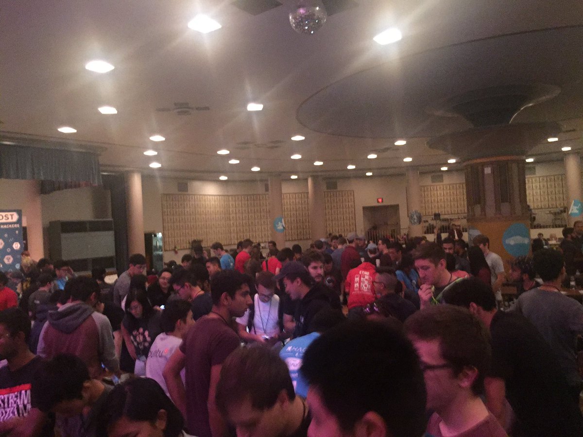 PhillipTularak's tweet photo. Judging for @mhacks is crazy! We're on Expo 2 right now! #GE #Predix https://t.co/Fea78AuYZa
