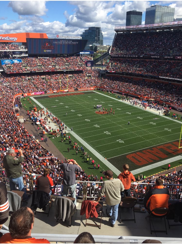 harrisonpats12's tweet photo. Let's Go! #PatsNation #bradycomeback #NEvsCLE https://t.co/dfRZIWonuW