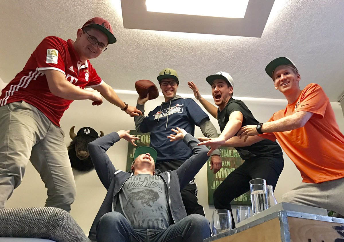 IckeHaessler's tweet photo. @Icke41 @ransport heute wieder deflate gate? 😬

#ranNFL #ranNFLsuechtig #ransport https://t.co/ffeY7qwOhH