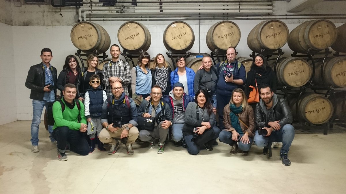 Sky1977's tweet photo. Una giornata di amici e brindisi #vinocarmignano300 #vendemmiacarmignano2016 grazie a tutti #igersprato #towine #towineprato #pratesivini https://t.co/Aa2bJUowQV