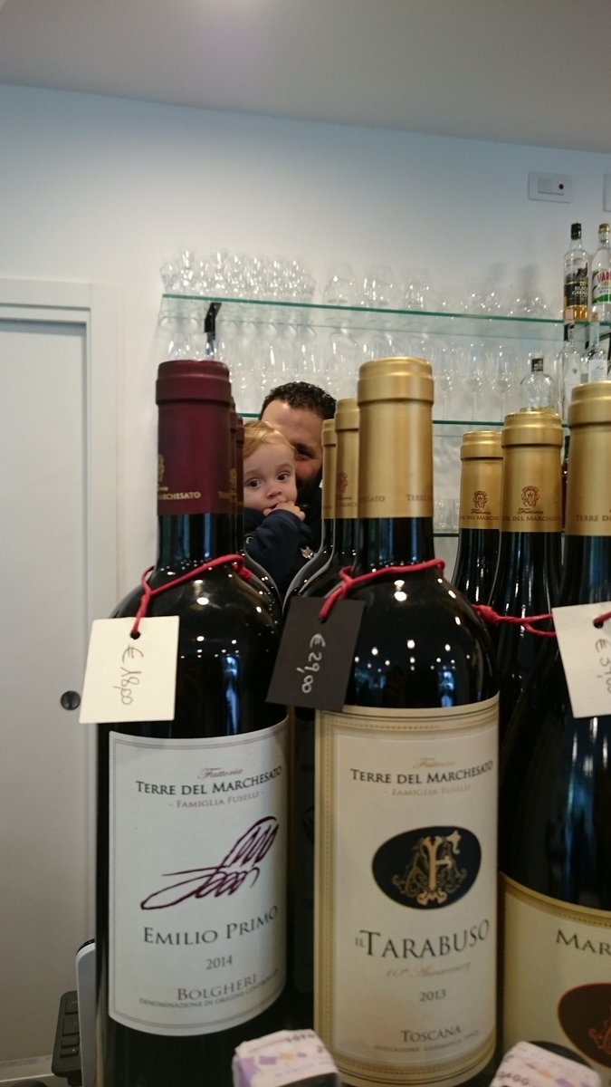 Sky1977's tweet photo. Una giornata di amici e brindisi #vinocarmignano300 #vendemmiacarmignano2016 grazie a tutti #igersprato #towine #towineprato #pratesivini https://t.co/Aa2bJUowQV