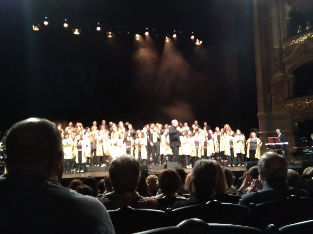 En el <a href="/Liceu_cat/">Gran Teatre del Liceu</a> con <a href="/VickySerranoF/">Vicky Serrano</a> ....increíble @GospelViu