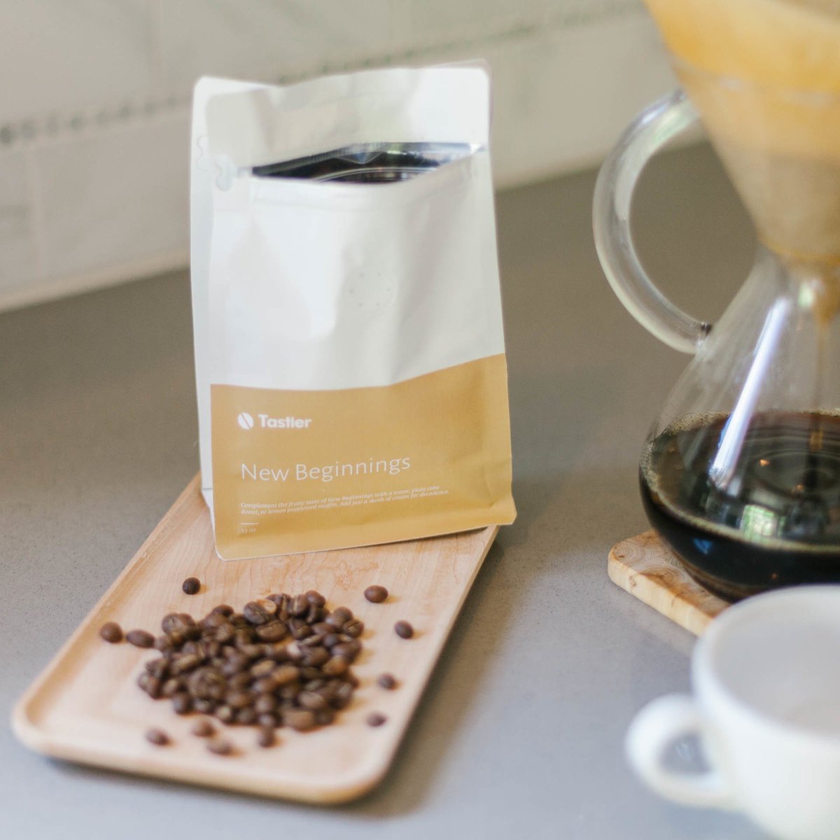 tastiercoffee's tweet photo. We choose great coffees. We blend them carefully so they brew easily. And we let you order them by text. No really. https://t.co/AKuTMBEIa2 https://t.co/wqR8sRsnqq