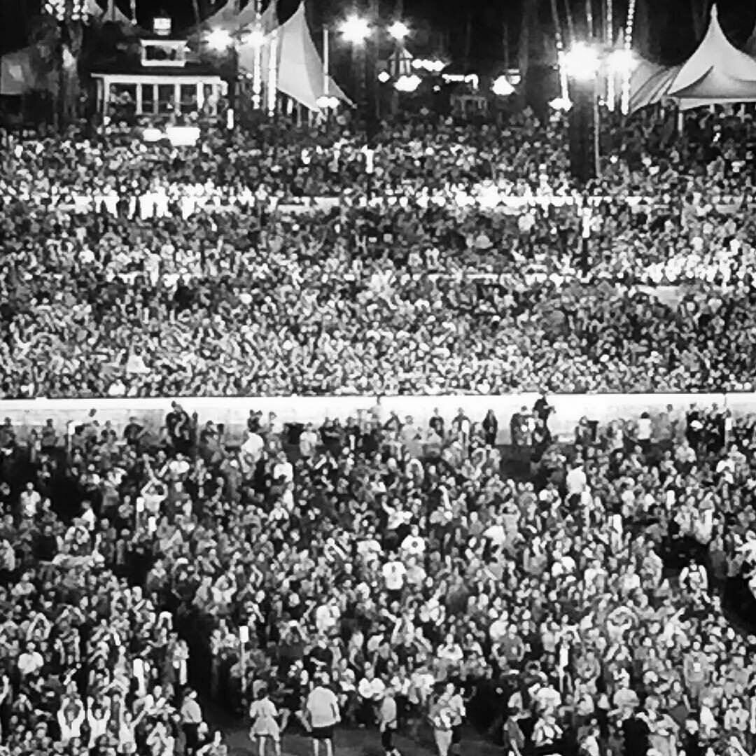 melocosubcub's tweet photo. Regrann from @shirogutzie - #Oldchella #OneMoreNightToGo #MonetInspiredShot:)
https://t.co/cKaf7P4BIH https://t.co/ay9c8VRZnd