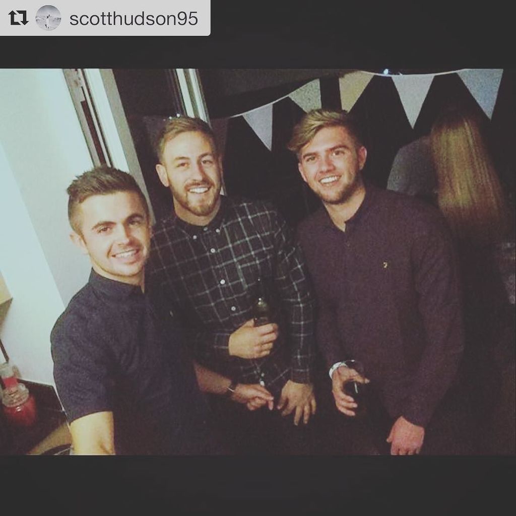 TomJoynerr's tweet photo. Repost @scotthudson95  Top night last night 🍺 🏡 https://t.co/D6E8vaNLO1 https://t.co/2EogbfqF7R