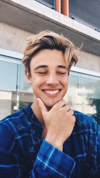 When it all stop?😩 Every day I look at your picture and it is hurt 😞 that I can not see you in real 😫I can not anymore...😖
<a href="/camerondallas/">Cameron Dallas</a> 😭