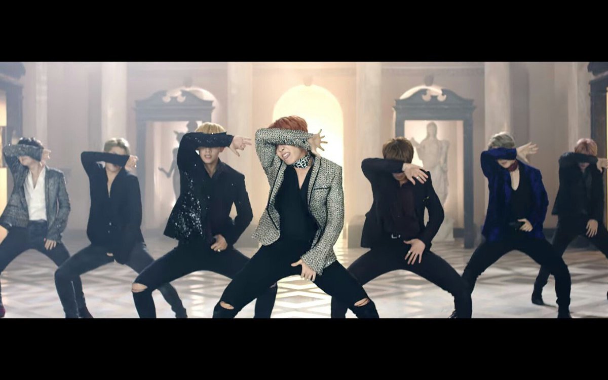 Бтс фаер клип. Бтс эра 2016. Группа bts клипы. Bts 2020 on. Корейская группа бтс.