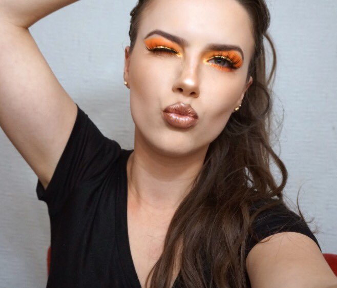 NiishaWilliams's tweet photo. Final Visuals of my inspired look of @LushLtd Brightside Bubble Bar ✨🔥
Tutorial out tomorrow🙏🏾😘 #makeup artist #Lush #mua #aclvisuals #motd https://t.co/nRgL4g0IkA