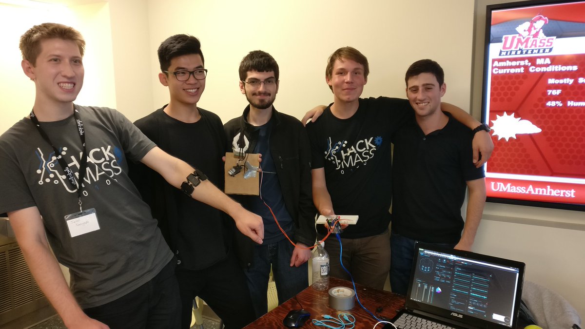 Another awesome team using a #myoBand from our lab to help patients going through motor control physical therapy 👀👌💯