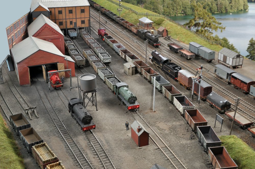 13 days to go.OO gauge models well represented at Rail Ex #Taunton @tauntonschool @Tauntonevents eg Croydon North St, Orchard Rd & Ackthorpe