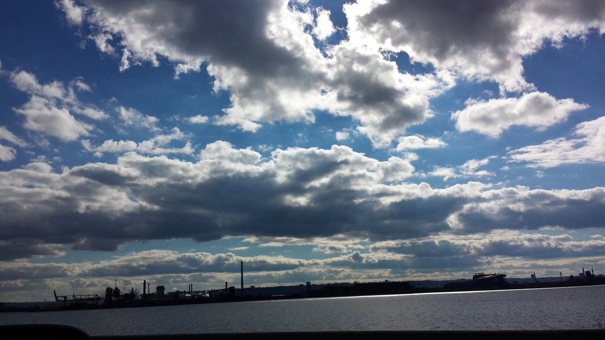 Beautiful clouds over #hamiltonbay #thanksgivingweekend #HamOnt