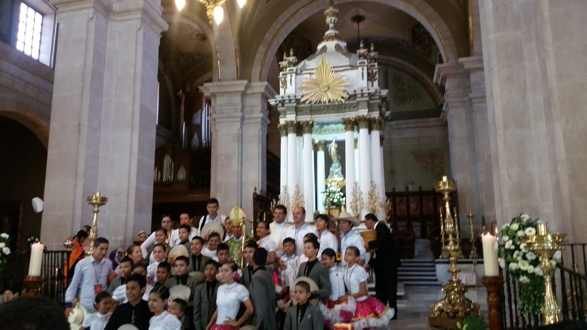 TyEDurango's tweet photo. Misa de bienvenida a los niños que participan en el Festival @Revueltas2016, presidida por Mons. @JAntonioarzdgo. https://t.co/LTgqFtweAU
