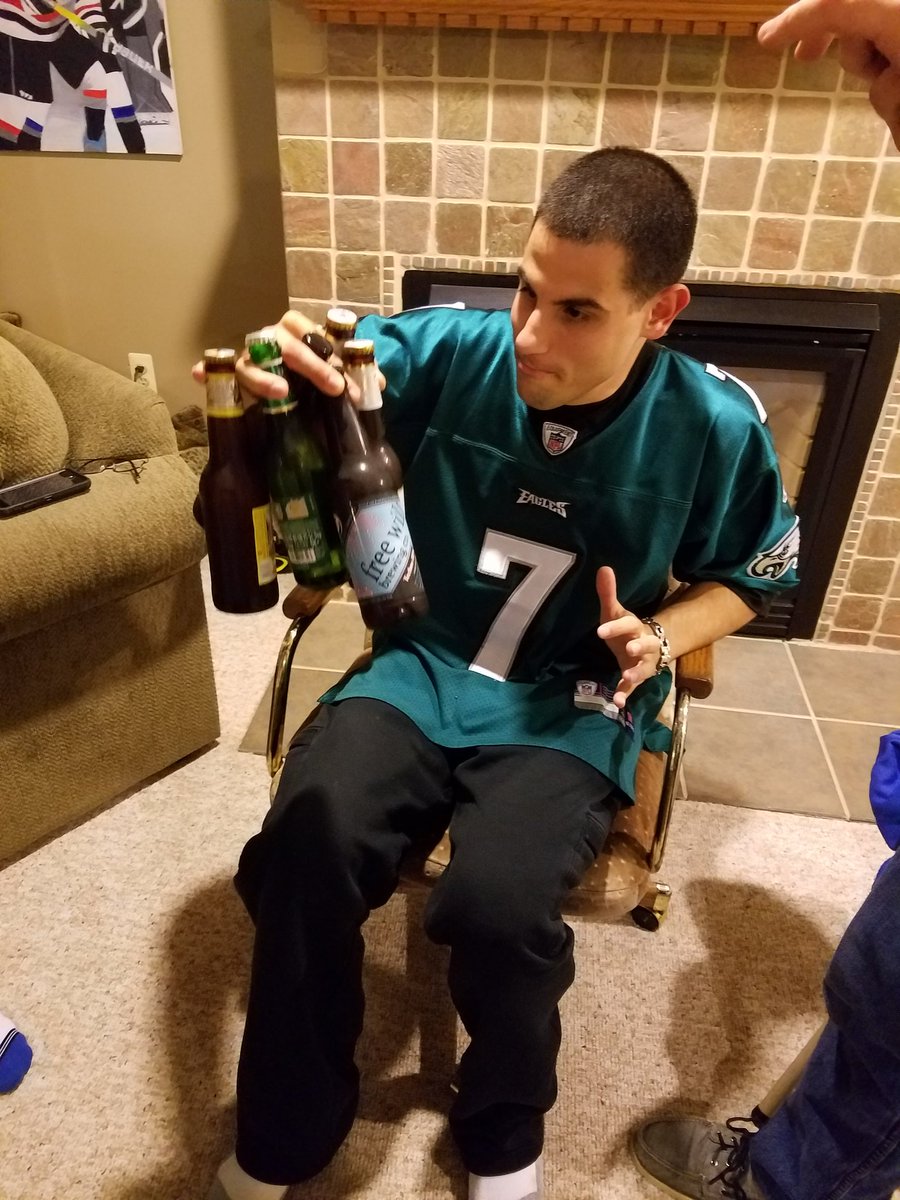 YounG_BuGG's tweet photo. @LabattUSA #LabattGames #6hands #breakingrecords @VinceCharming9 https://t.co/QIU6IiiTwG