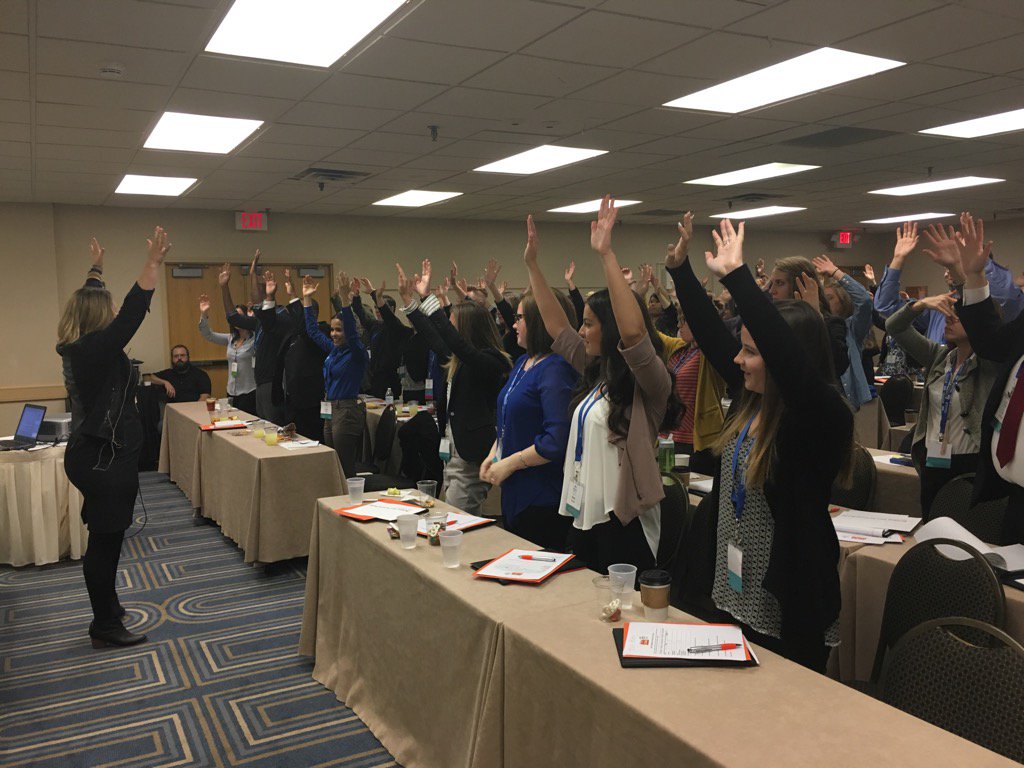 @TheLinkedInGal gets us up and moving with power poses! <a href="/MNSHRMStudent/">MNSHRMStudent</a> #tchra